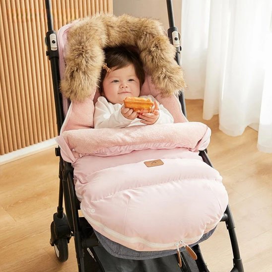Chancelière poussette température constante et confortable
