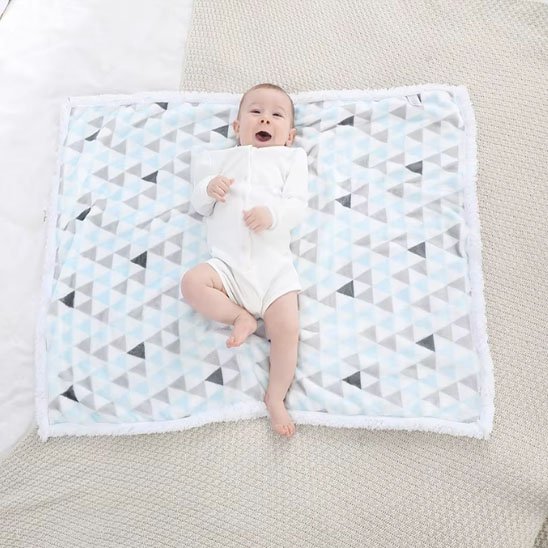 Couverture bébé avec ses propriétés isolantes